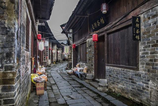 受大雪天气影响，西南地区部分列车停运